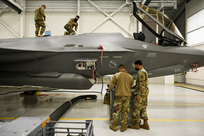 F 35a Maintainers At Hill Training For More Combat Flexibility Hill