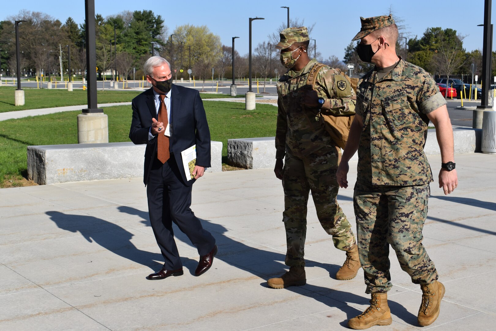 DLA Distribution Commanding General Brig. Gen. Reventlow hosts DLA Troop Support Commanding General Brig. Gen. Lawrence