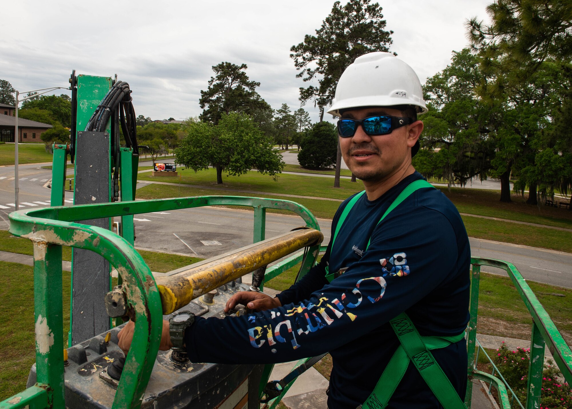 Contractor operates a boom lift