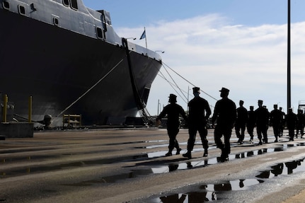 Midshipmen visit the San Antonio-class amphibious transport dock ship USS Arlington (LPD 24), April 11. 180 midshipmen from the United States Naval Academy (USNA) visited Naval Station Norfolk, April 10-11. This is the first of several fleet orientation weekends in April which will introduce more than 500 midshipmen to the surface and amphibious warfare force. (U.S. Navy photo by Mass Communication Specialist 2nd Class Jacob Milham/Released)