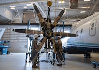 Airmen mount new propeller