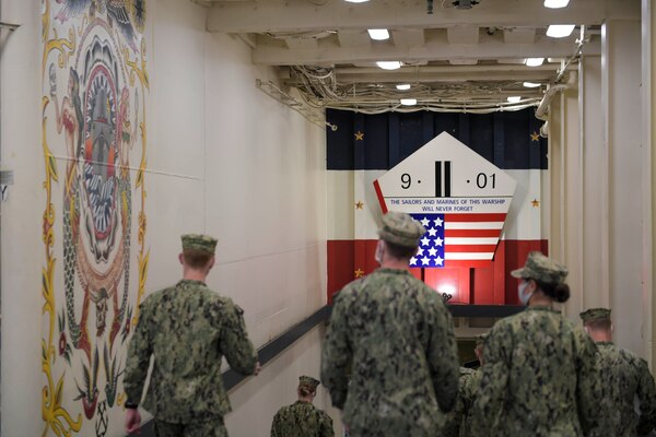 Midshipmen visit the San Antonio-class amphibious transport dock ship USS Arlington (LPD 24), April 11. 180 midshipmen from the United States Naval Academy (USNA) visited Naval Station Norfolk, April 10-11. This is the first of several fleet orientation weekends in April which will introduce more than 500 midshipmen to the surface and amphibious warfare force. (U.S. Navy photo by Mass Communication Specialist 2nd Class Jacob Milham/Released)