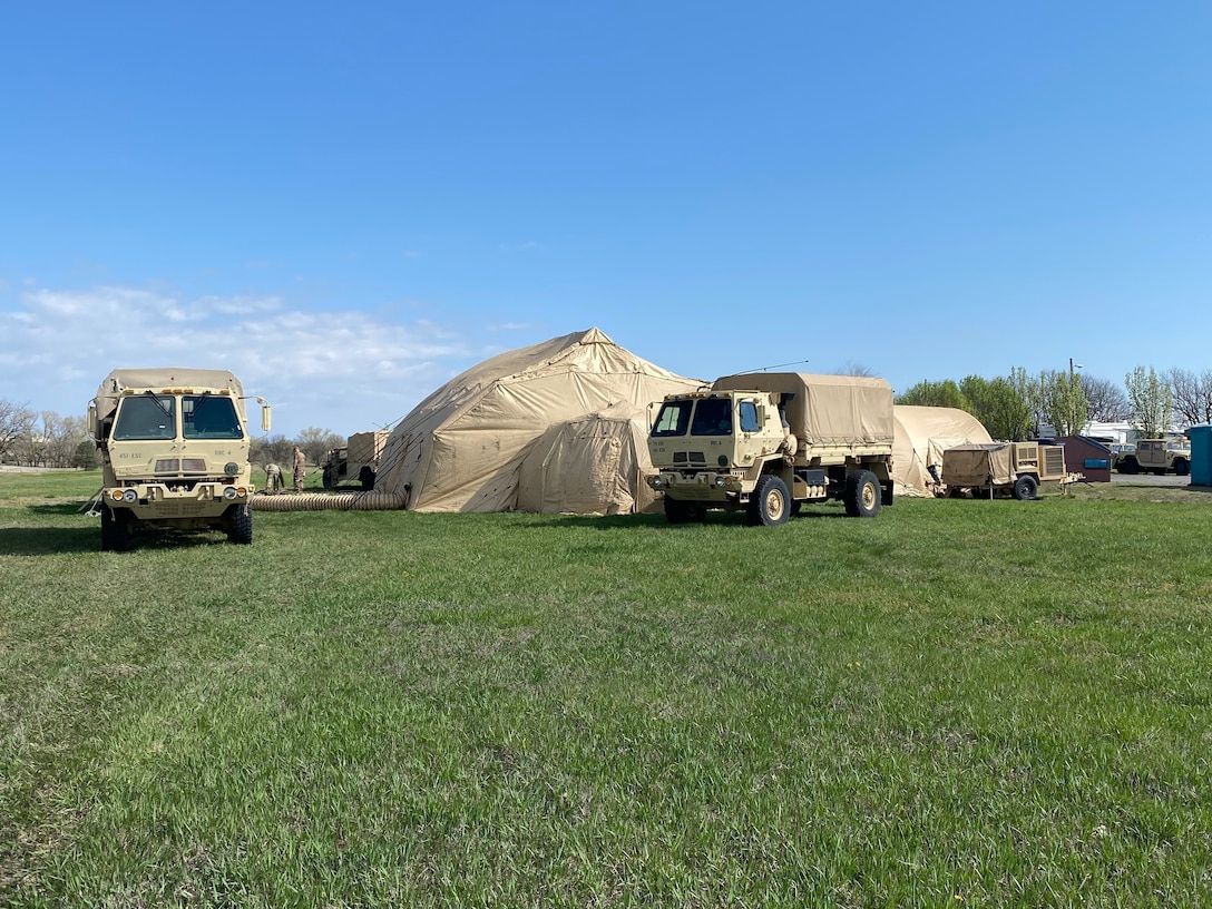 451st ESC Soldiers Conduct Rapid Deployment Training Exercise