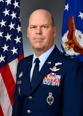 MAJOR GENERAL STEPHEN L. DAVIS > U.S. Air Force > Biography Display