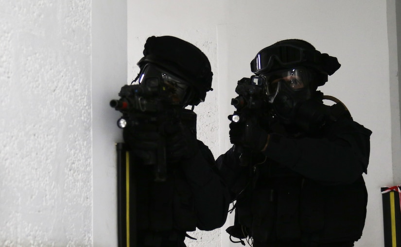 Qatari Special Forces secure a corner before entering a room in a simulated crisis scenario during exercise Invincible Sentry, March 23, 2021, near Doha, Qatar. U.S. Central Command’s annual bilateral exercise enables U.S. and Qatar to work together toward prevailing against complex regional security challenges. (U.S. Army photo by Staff Sgt. Daryl Bradford, Task Force Spartan Public Affairs)