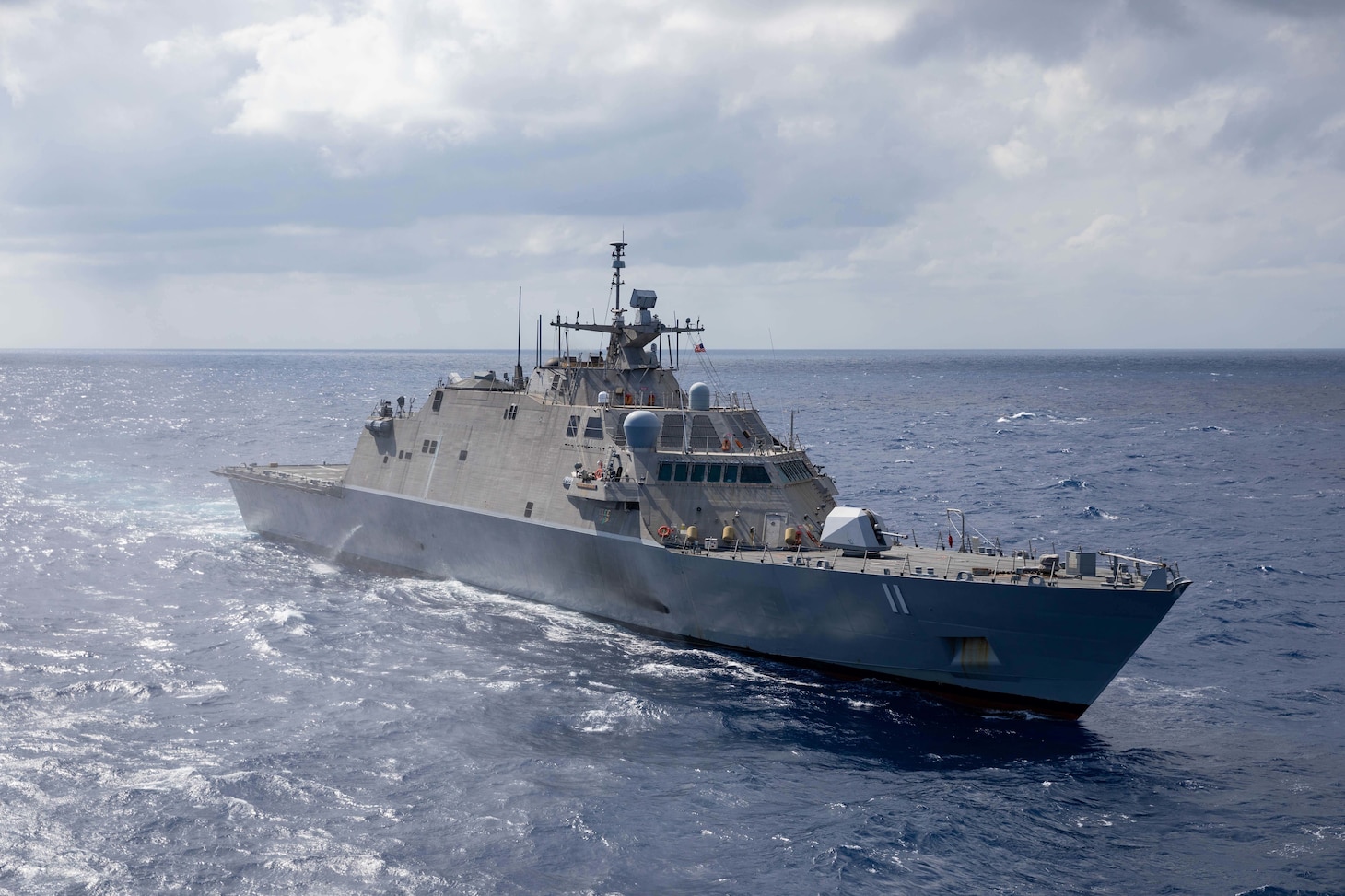 USS Sioux City (LCS 11), transits the Caribbean Sea.