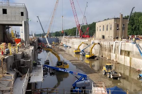 A look at the work taking place inside the LaGrange Lock during the 2020 Illinois Waterway Closures Project.
