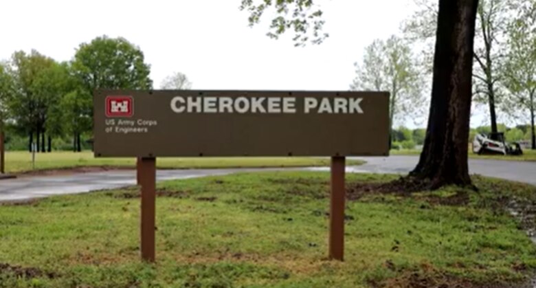Road Sign that says Cherokee Park