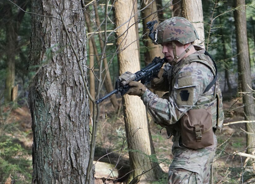 Soldiers from 1-109th Infantry Regiment train on battle drills ...