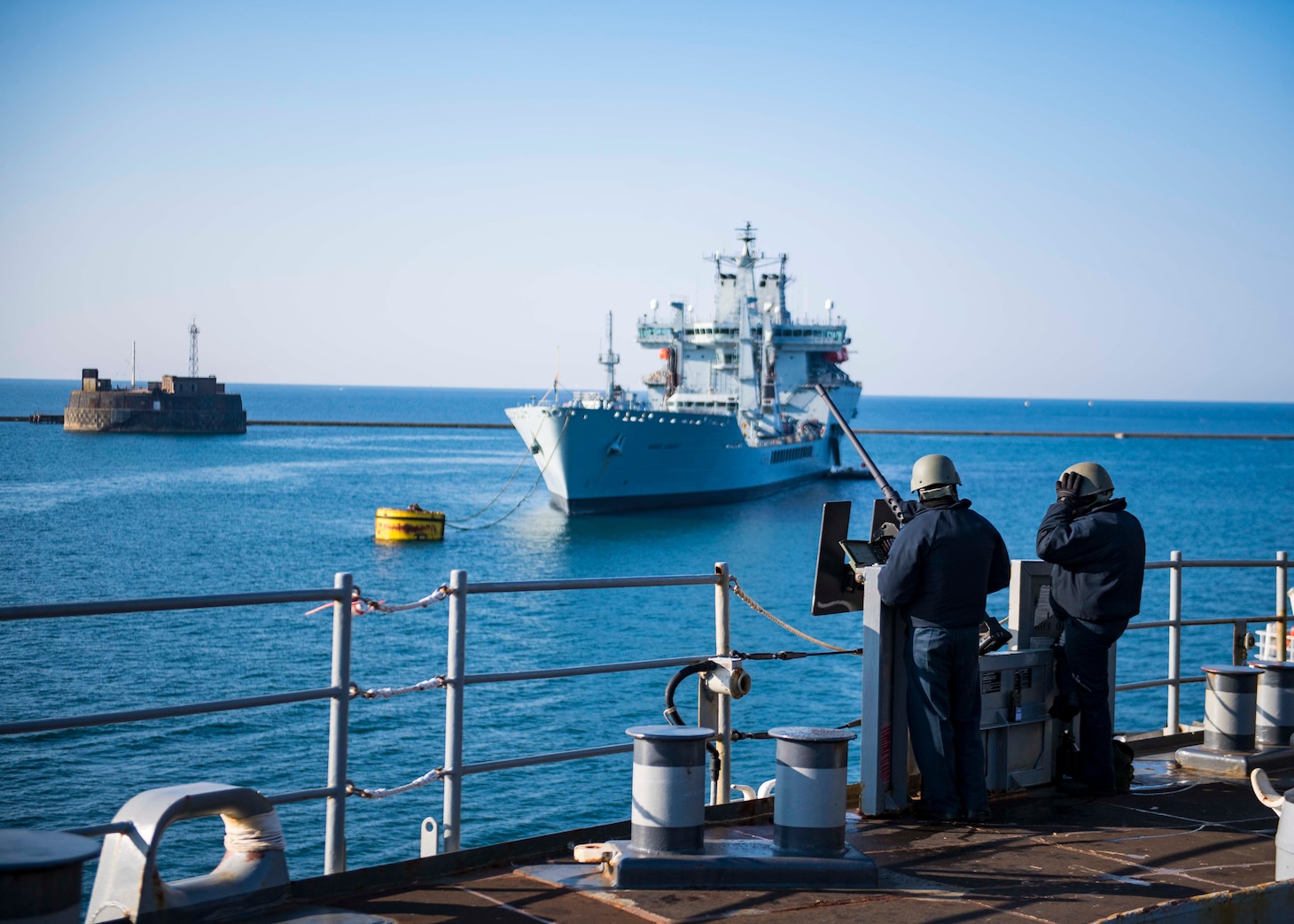 210417-N-NQ285-1167
PLYMOUTH, England (April 17, 2021) Retail Specialist Seaman Jeffrey Salgado, left, and Fire Controlman 2nd Class Preston Short, both assigned to the Harpers Ferry-class dock landing ship USS Carter Hall (LSD 50), man an M2 .50-caliber machine gun during a sea and anchor evolution, April 17, 2021. Carter Hall is operating in the Atlantic Ocean with Amphibious Squadron 4 and the 24th Marine Expeditionary Unit (24th MEU) as part of the Iwo Jima Amphibious Ready Group. (U.S. Navy photo by Mass Communication Specialist Seaman Sawyer Connally)