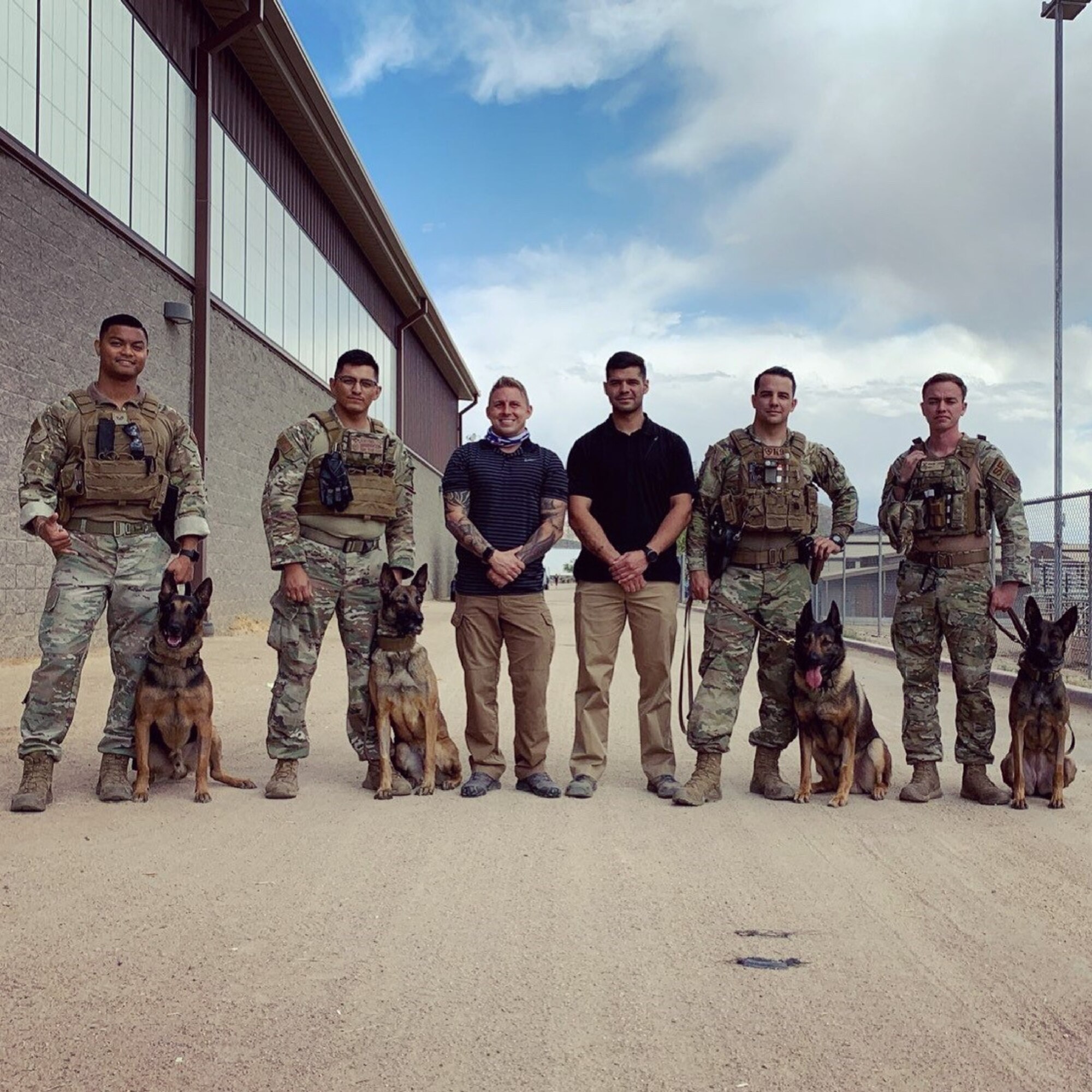 MWD teams participate in Desert Dog competition Davis Monthan