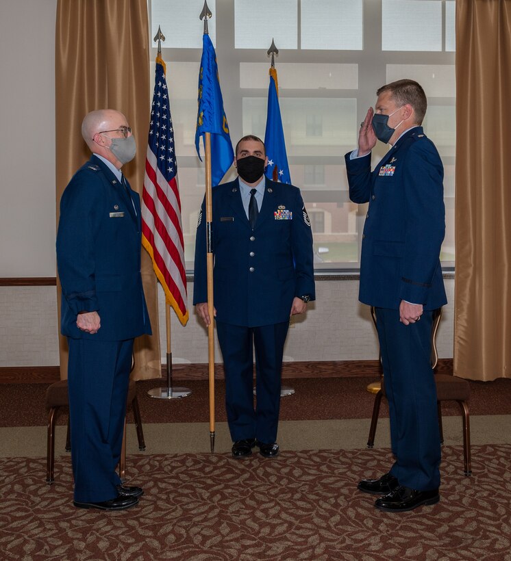 Lt. Col. Lunsford assumes command of 914th Communications Squadron