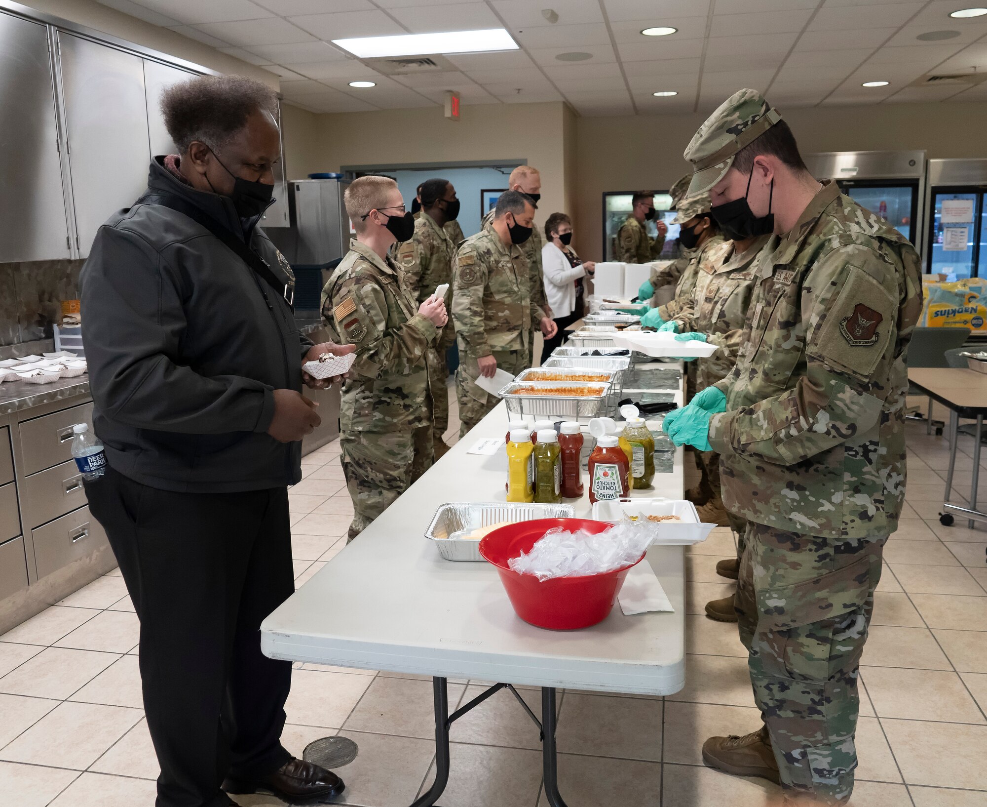 Lt. Gen Kelly visits AFMAO