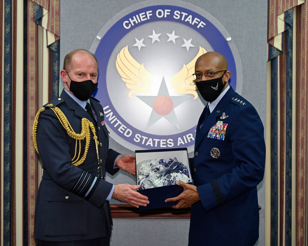 CSAF, CSO meet with ACM Wigston, sign US-UK Shared Vision Statement