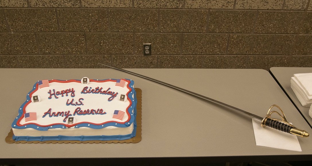 310th ESC Celebrates U.S. Army Reserve 113th Birthday