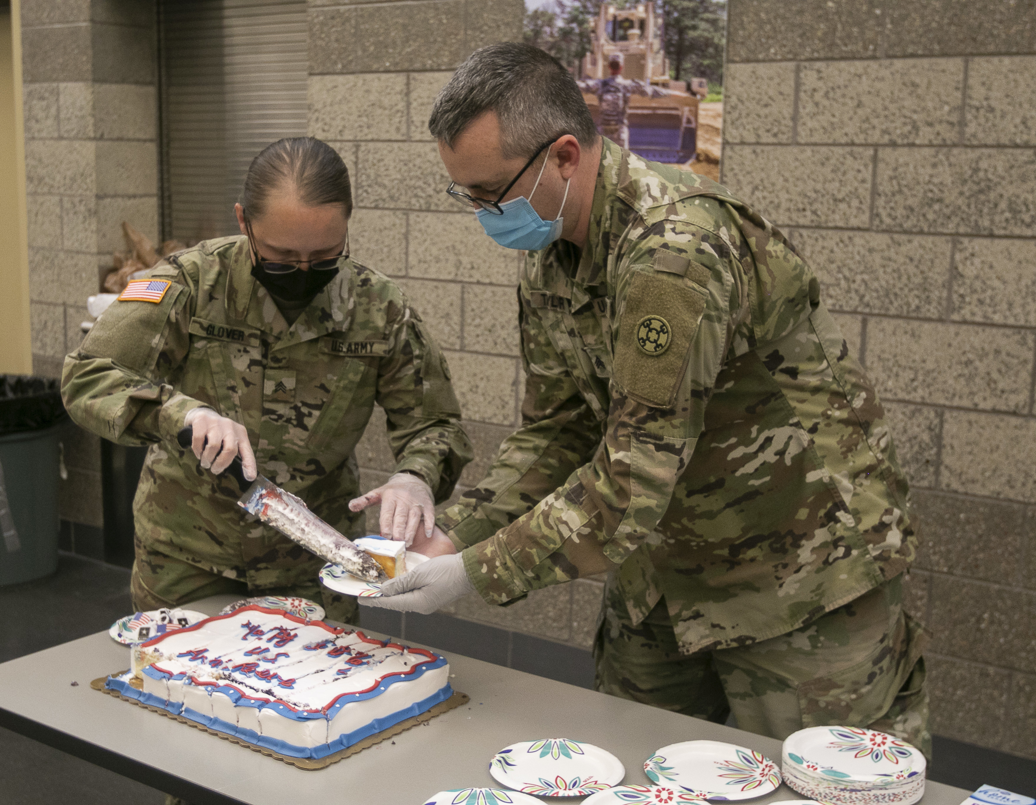 310th Esc Celebrates U S Army Reserve 113th Birthday