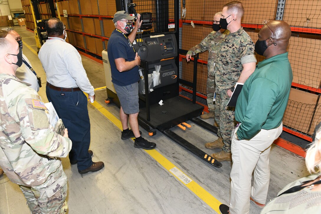 Defense Logistics Agency Distribution Commander visits DLA Distribution