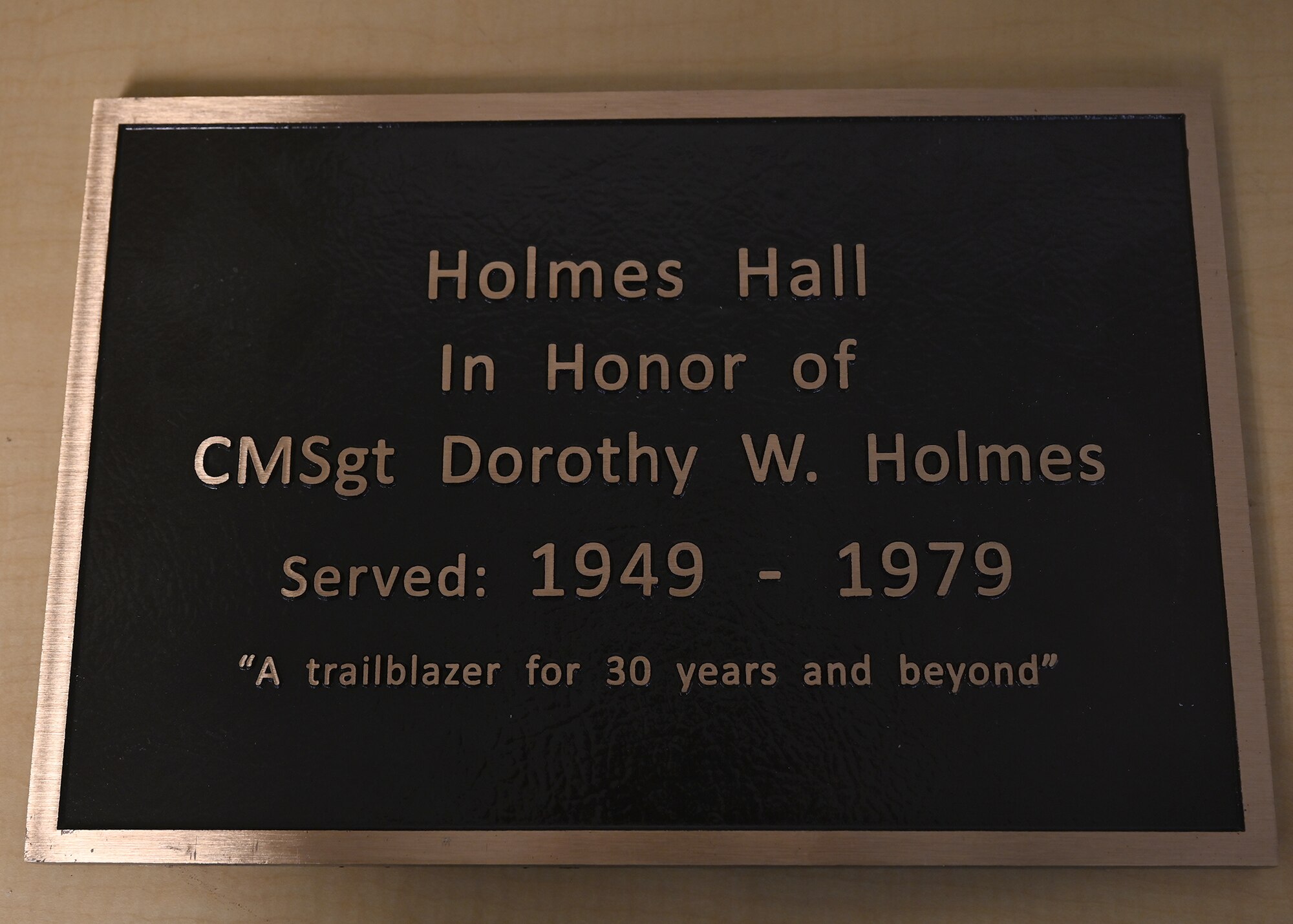 honorific plaque