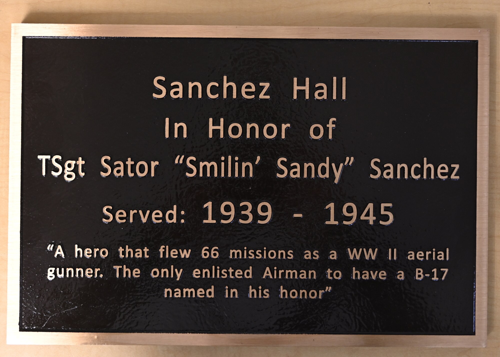 honorific plaque