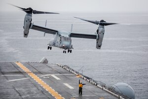 USS Kearsarge (LHD 3) conducts flight operations.