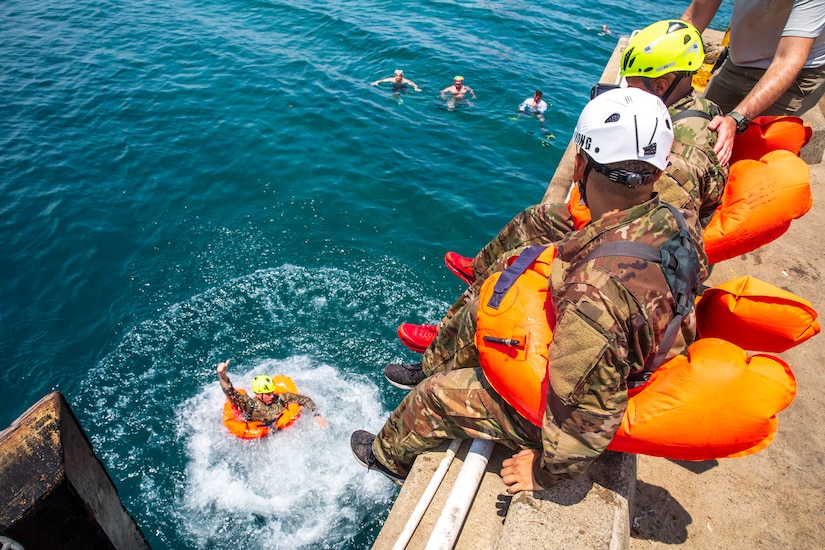 JTF-Bravo conducts overwater survival training in Colon, Honduras