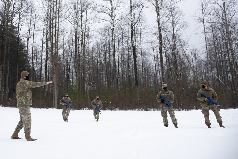 Airmen receive instruction