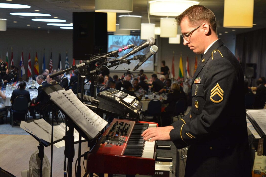 Army Reserve Soldiers win Outstanding Musician Award