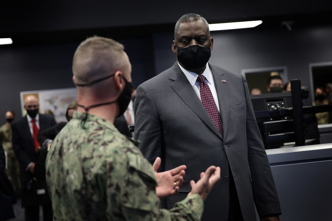Secretary of Defense Lloyd J. Austin III is briefed by a Cyber National Mission Force member on full-spectrum cyber operations during his visit to U.S. Cyber Command, at Fort George G. Meade, Md., April 27, 2021.