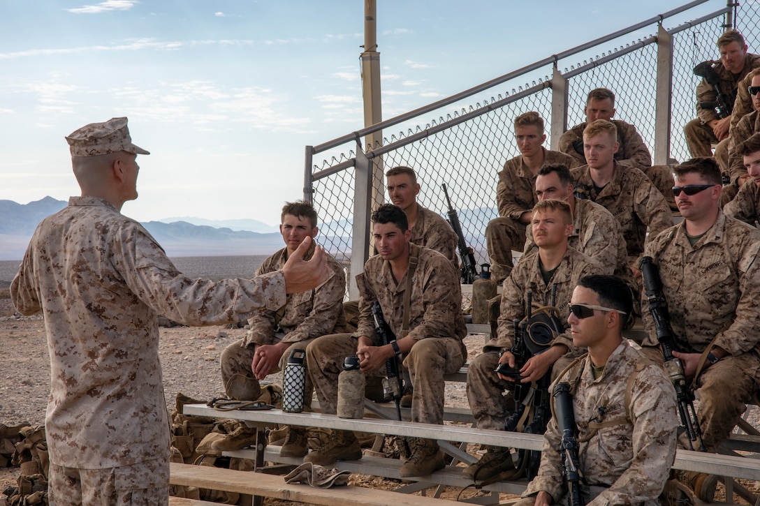 4th MARDIV CG Visits 2/23 Marines