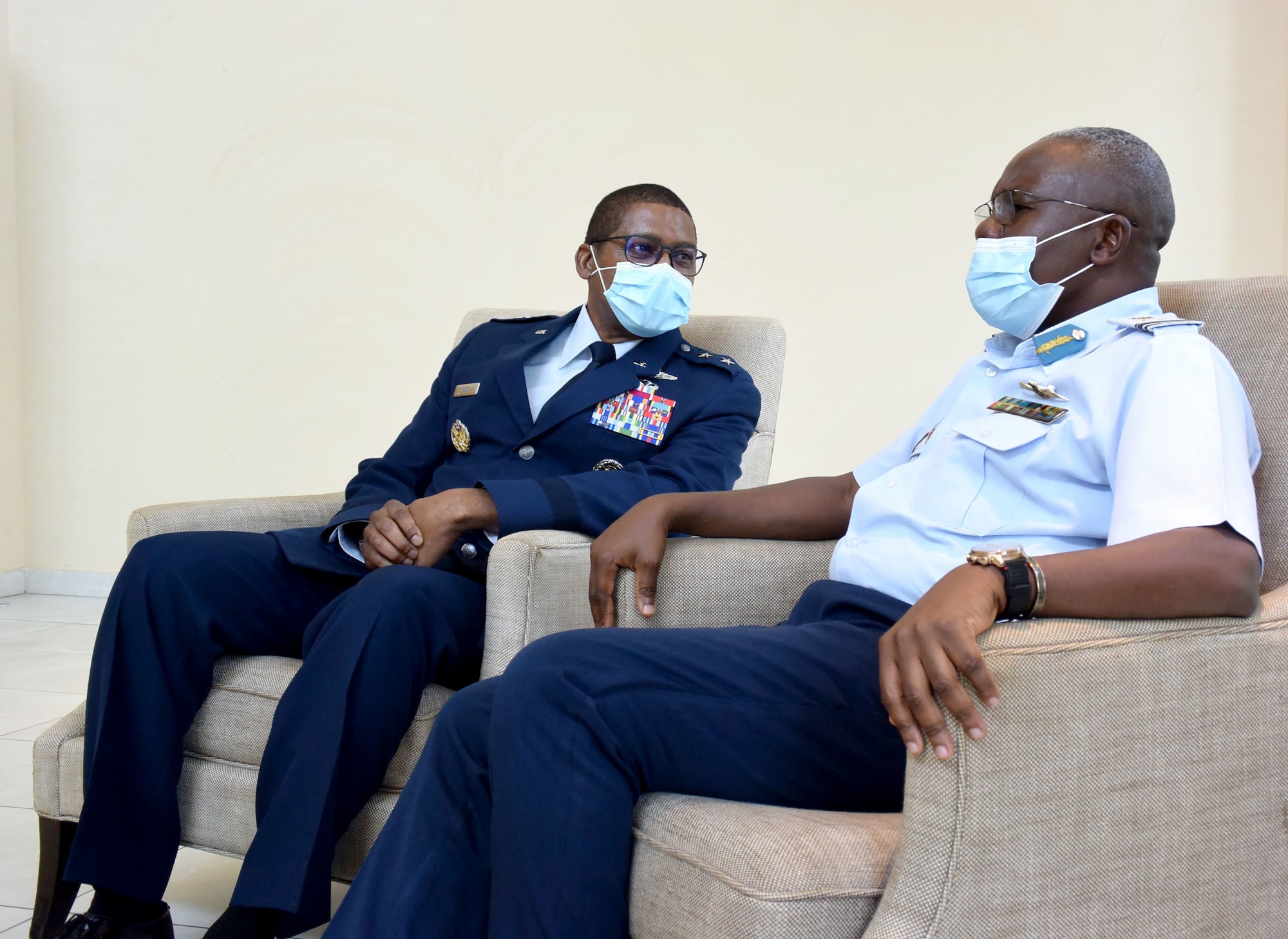 Ghanaian Armed Forces graduates 20 members from Professional Military Education