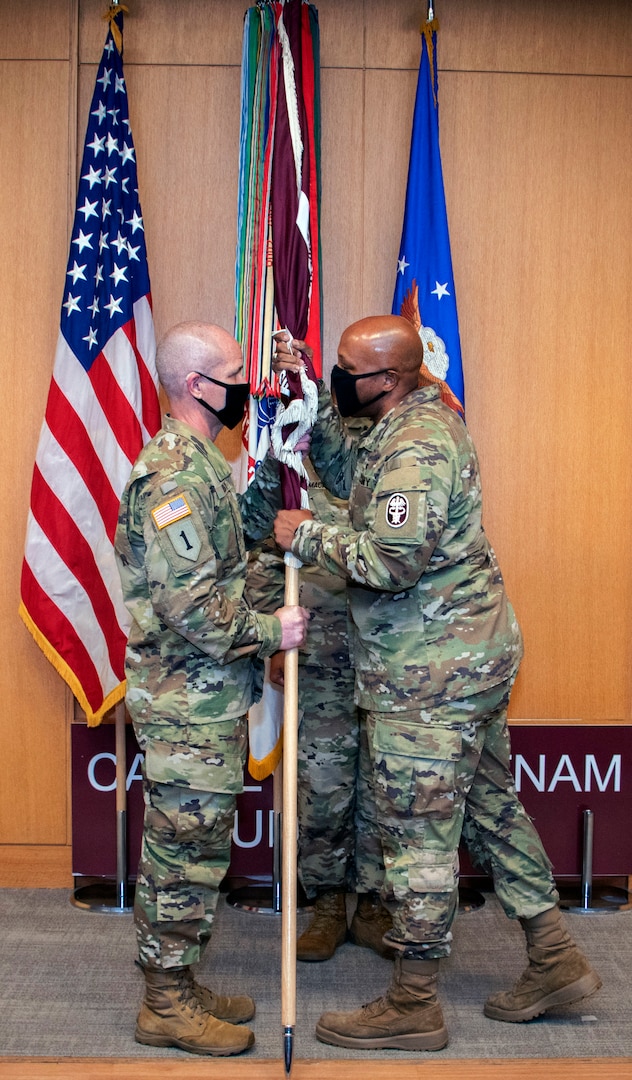 Infectious disease physician takes command of BAMC