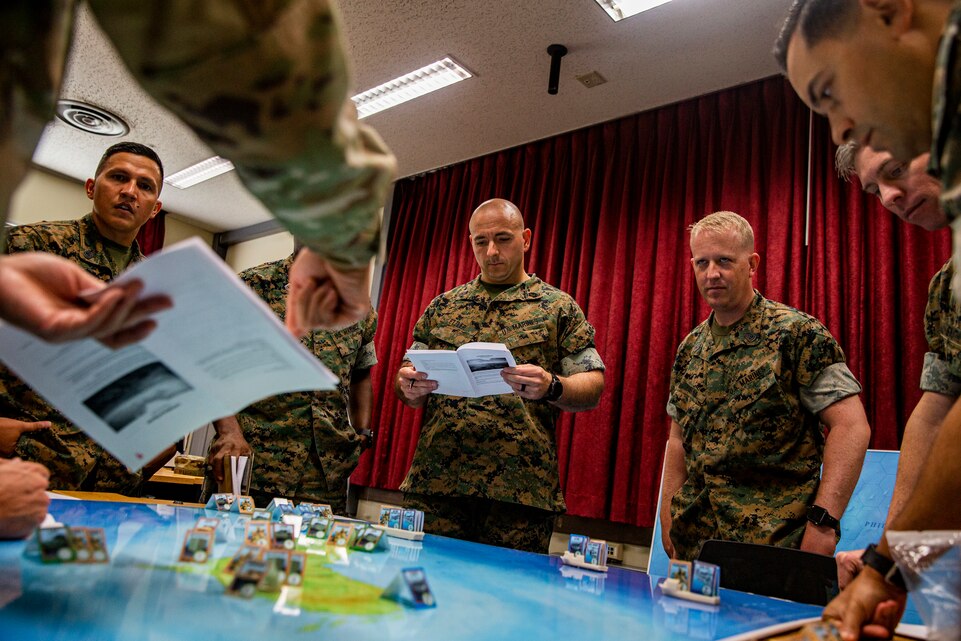 SNCOs practice critical planning skills in littoral war game > Marine ...