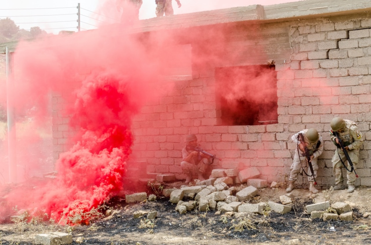 Soldiers train in Iraq.