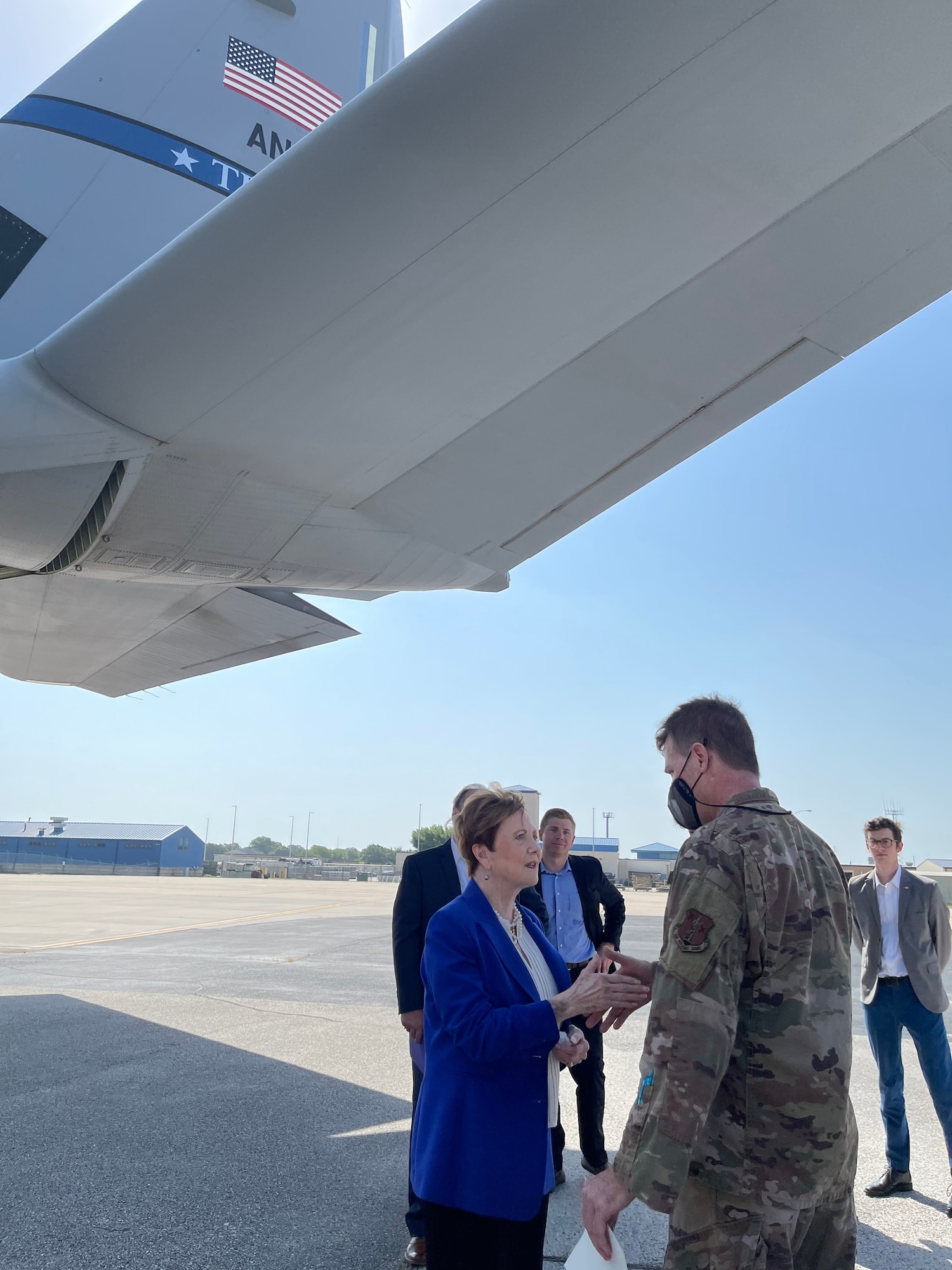 Congresswoman Granger speaks with a Citizen Airman.
