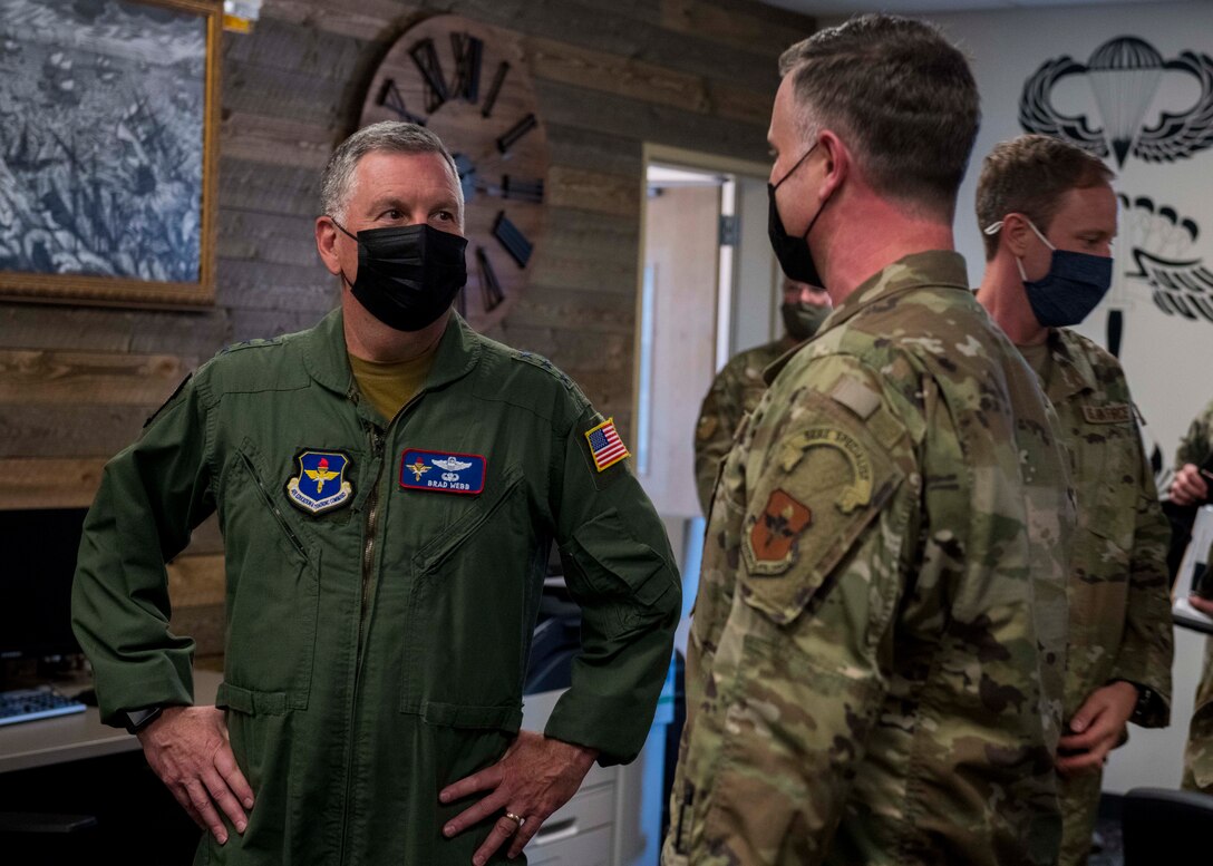 U.S. Air Force Lt. Gen. Brad Webb, commander of Air Education and Training Command, greets Airmen from the Survival, Evasion, Resistance and Escape water survival flight at Fairchild Air Force Base, Washington, Aug. 11, 2021. Webb’s visit included immersions with the 336 TRG’s SERE school, water survival training, 36th Rescue Squadron, and recognition of Air Force Special Warfare Airmen of the Year Award winners. SERE instruction concentrates on the principles, techniques and skills necessary to survive any environment, plus instructors conduct initial and follow-on training to all U.S. Air Force SERE specialists. (U.S. Air Force photo by Staff Sgt. Lawrence Sena)