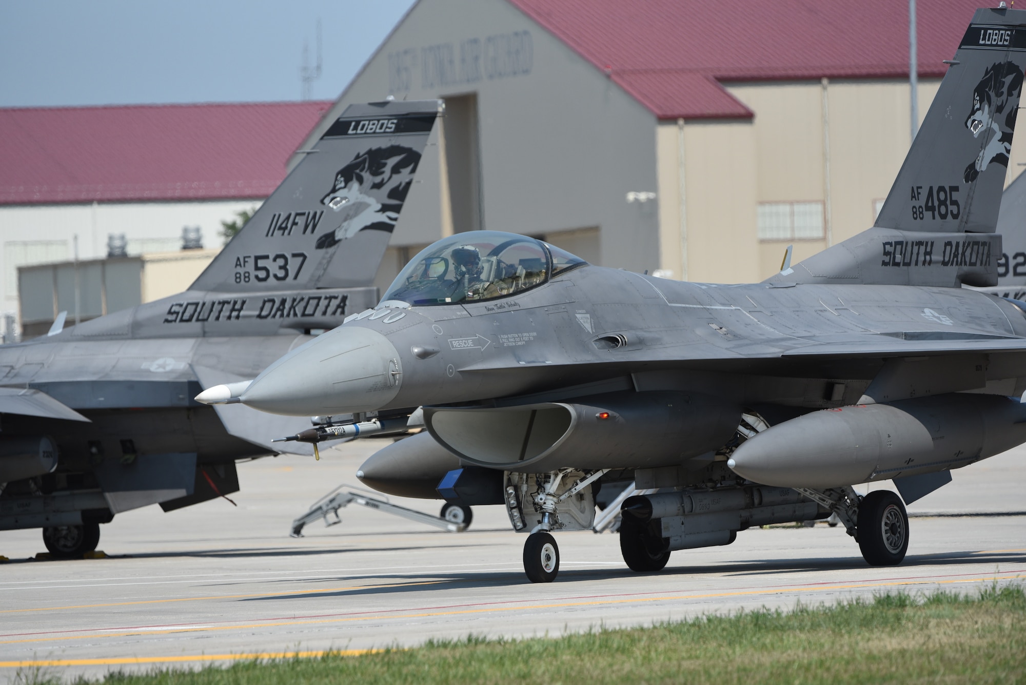 South Dakota F-16 jets