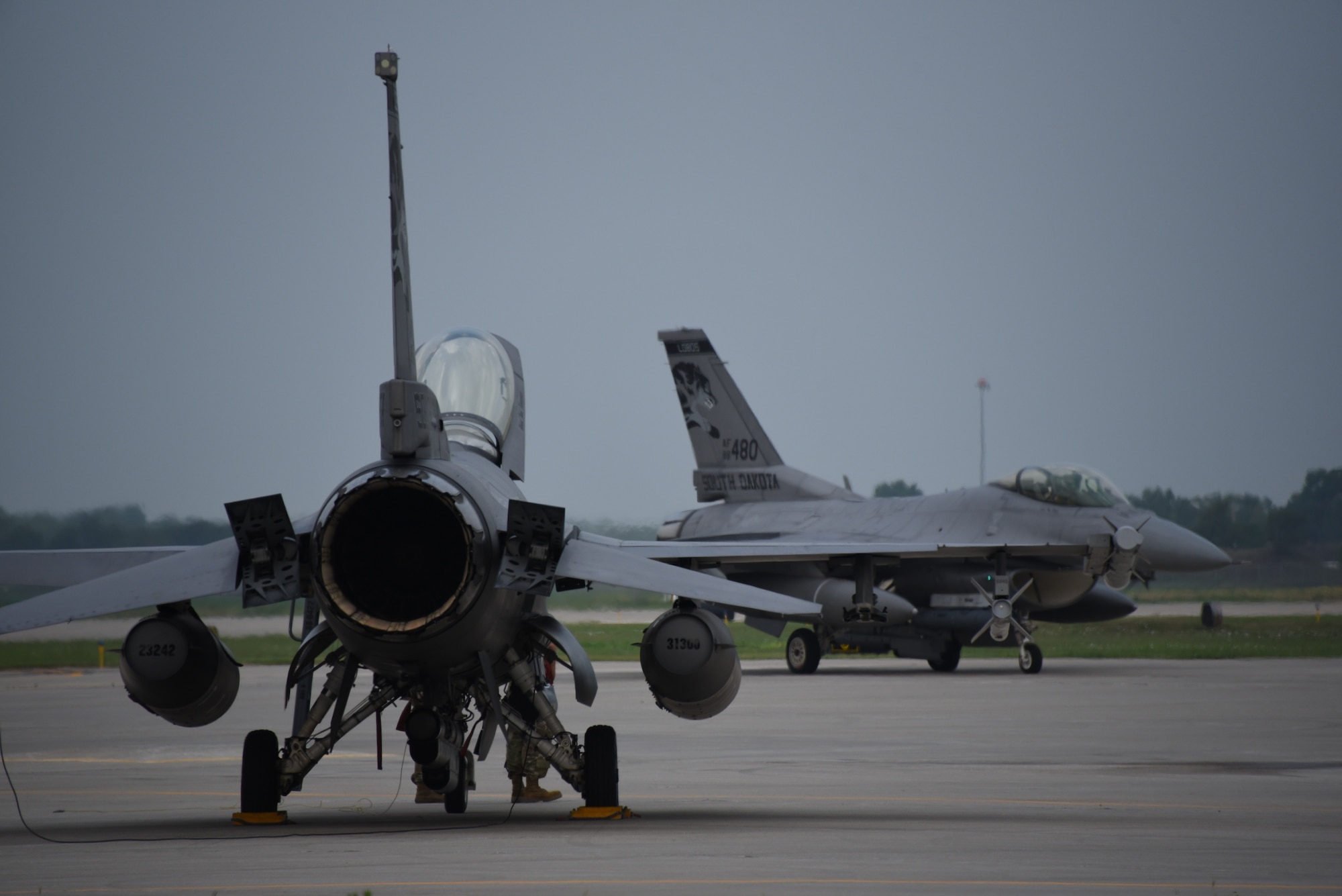 South Dakota F-16 jets