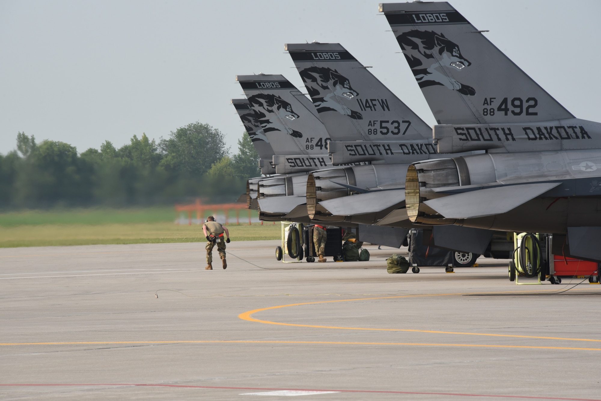 South Dakota F-16 jets