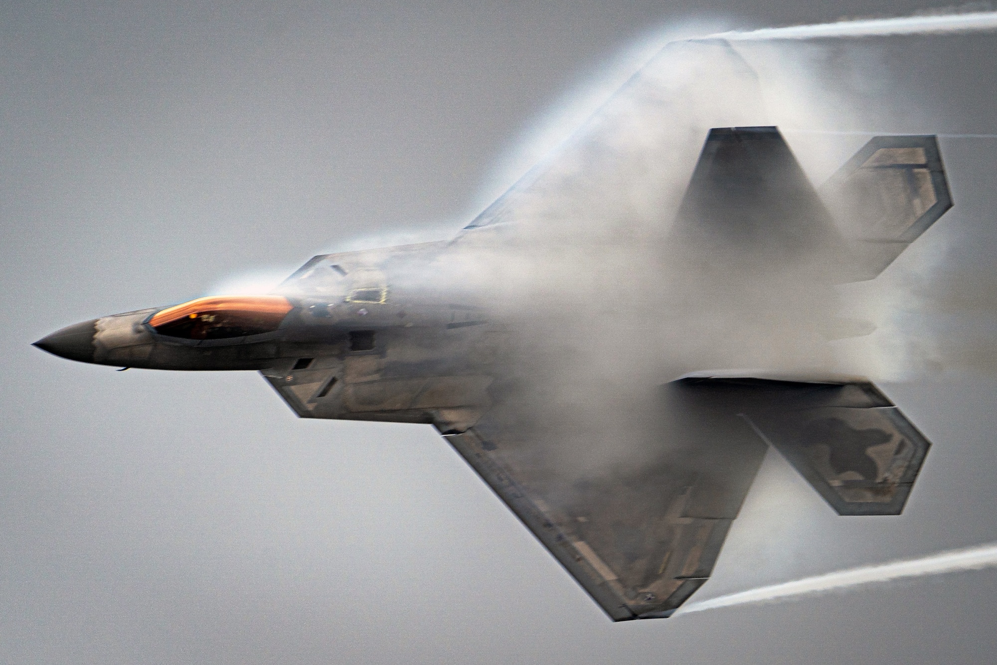 What is the fastest jet fighter the US Air Force has right now