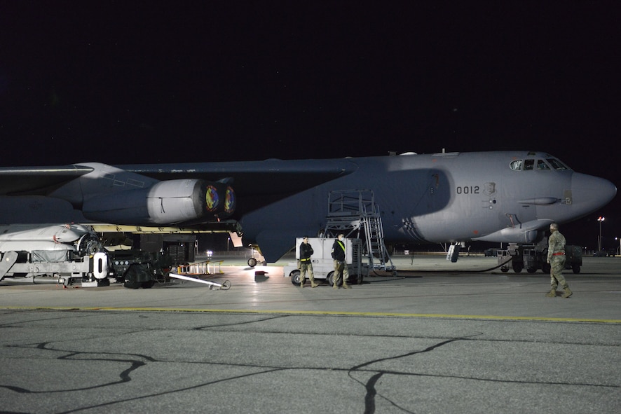 A B-52H Stratofortress is loaded with AGM-86B Air-Launched Cruise Missiles during Prairie Vigilance, an exercise conducted by the 5th Bomb Wing at Minot Air Force Base, N.D. on Aug. 11, 2021. The ALCM are unloaded from the aircraft prior to their take off (U.S. Air Force photo by Airman 1st Class Zachary Wright)