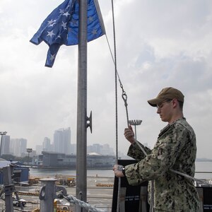 7th Fleet ship visits the Philippines