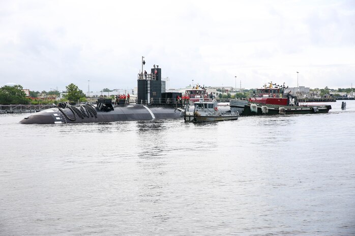 Following completion of its conversion work at Norfolk Naval Shipyard (NNSY), the future moored training ship USS San Francisco (SSN 711) was towed down to Charleston, South Carolina Aug. 16.  
San Francisco will serve as a modern training platform for Sailors at the Nuclear Power Training Unit (NPTU)—Charleston.