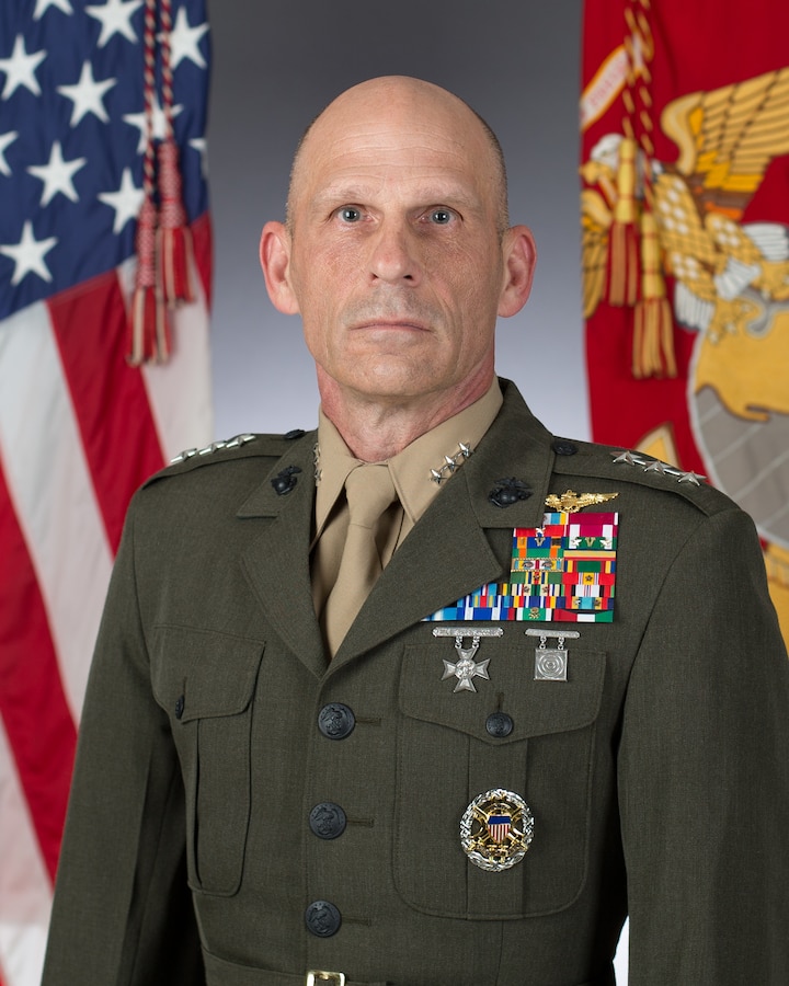 LtGen Iiams Command Photo