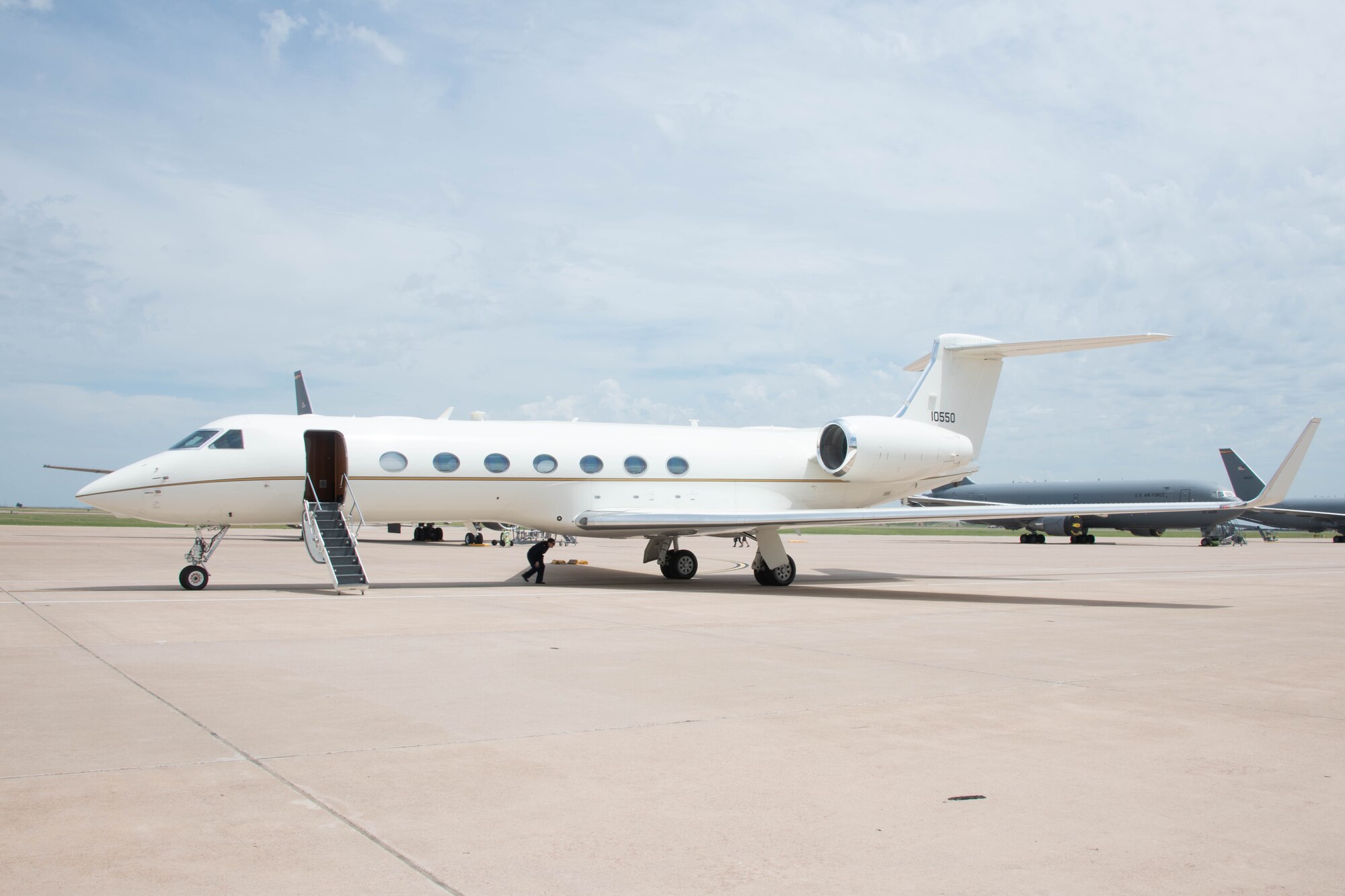 A‌ ‌C-37B‌ ‌sits‌ ‌on‌ ‌the‌ ‌flight‌ ‌line‌ ‌at‌ ‌Altus‌ ‌Air‌ ‌Force‌ ‌Base,‌ ‌Okla.,‌ ‌after‌ ‌its‌ ‌short‌ ‌visit‌ ‌on‌ ‌Aug.‌ ‌13,‌ ‌2021.‌ ‌The‌ ‌C-37B‌ ‌is‌ ‌one‌ ‌of‌ ‌five‌ ‌different‌ ‌operational‌ ‌support‌ ‌aircraft‌ ‌that‌ ‌help‌ ‌89th‌ ‌Airlift‌ ‌Wing‌ ‌Airmen‌ ‌carry‌ ‌out‌ ‌their‌ ‌mission.‌ ‌(U.S.‌ ‌Air‌ ‌Force‌ ‌photo‌ ‌by‌ ‌Airman‌ ‌1st‌ ‌Class‌ ‌Trenton‌ ‌Jancze)‌