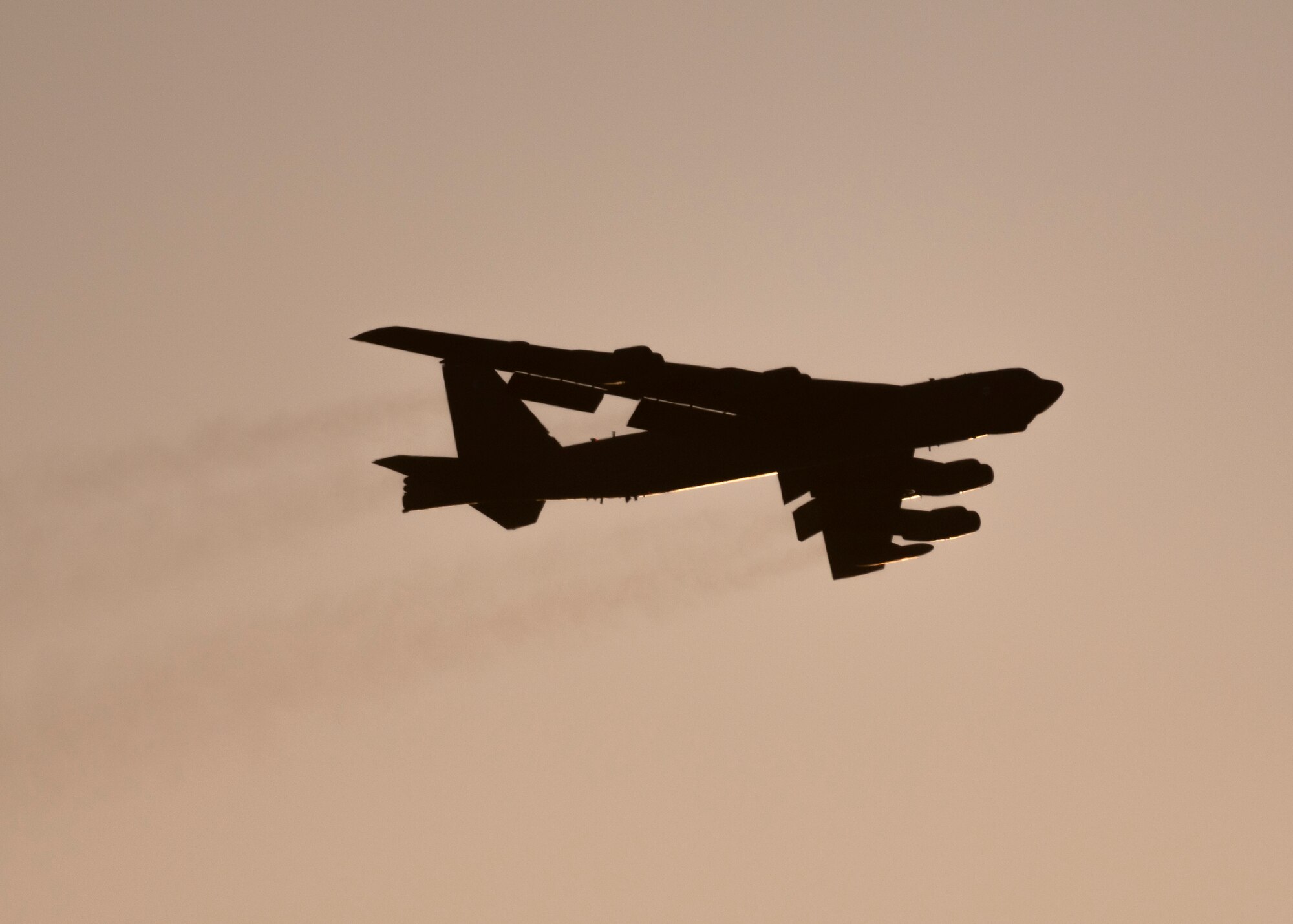 photo of b-52 flying