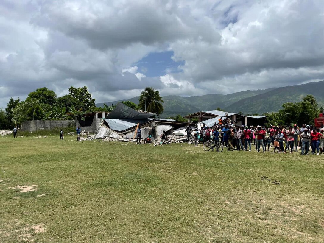 Members of U.S. Southern Command (USSOUTHCOM) Joint Task Force-Haiti and senior leaders in Haiti visit the earthquake epicenter in Petit-Trou-de-Nippes, Haiti.