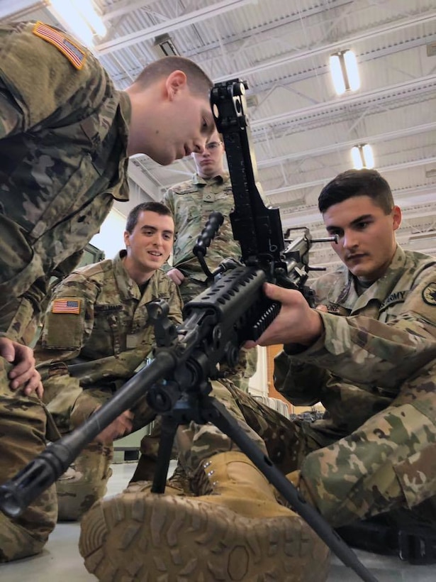 Marines Training Kentucky Guardsmen