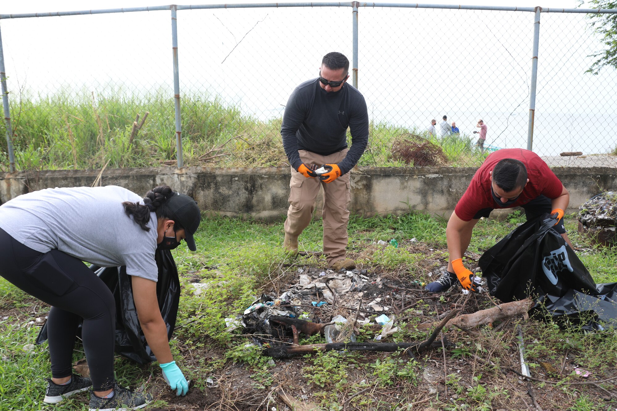 Air advisors lend hand to local Panamanian community