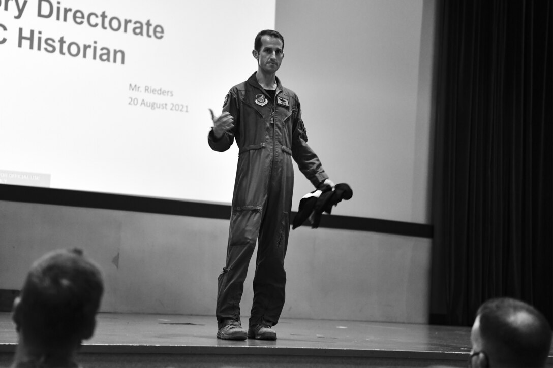 USFK Historian speaks about Korean War