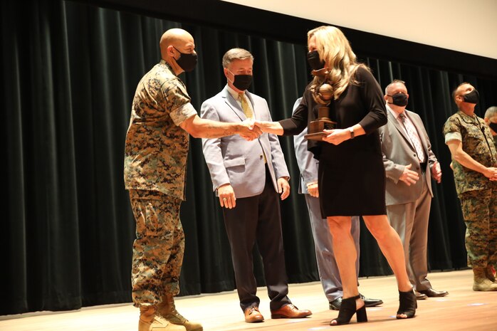 Awarding Excellence: MCSC Marines, civilians recognized for acquisition efforts